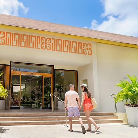 Majestic Colonial Punta Cana (Adults Only) Eksteriør bilde Entrance to the hotel