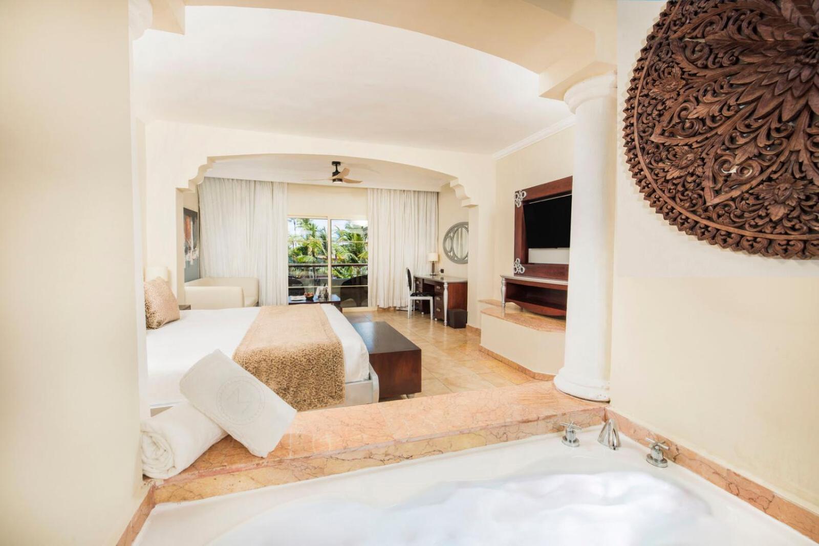 Majestic Colonial Punta Cana (Adults Only) Eksteriør bilde A room at the Hard Rock Hotel & Casino Punta Cana