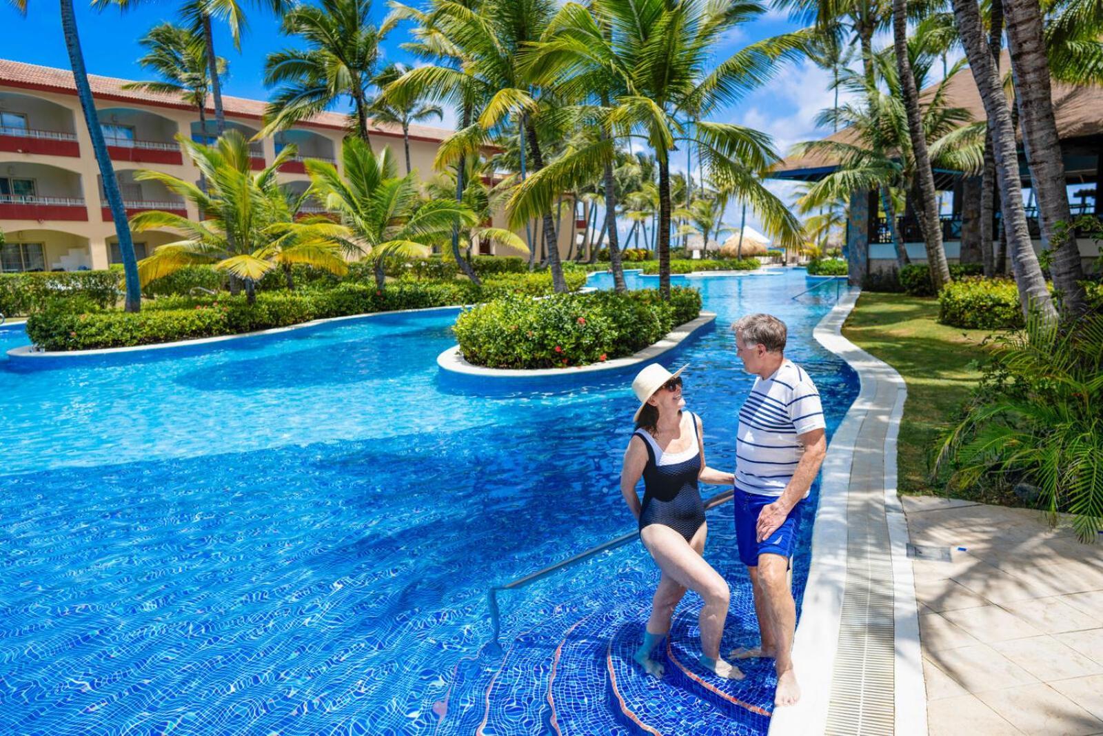 Majestic Colonial Punta Cana (Adults Only) Eksteriør bilde A couple at a resort in Punta Cana, Dominican Republic